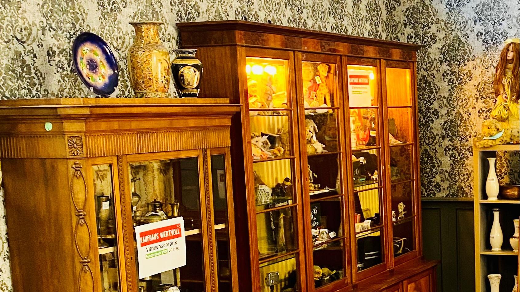 Vitrinen6